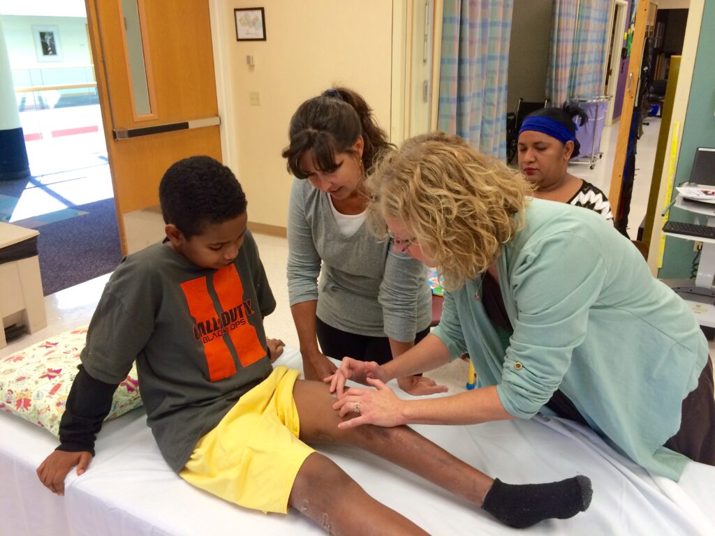 knee scar tissue release therapy demonstration